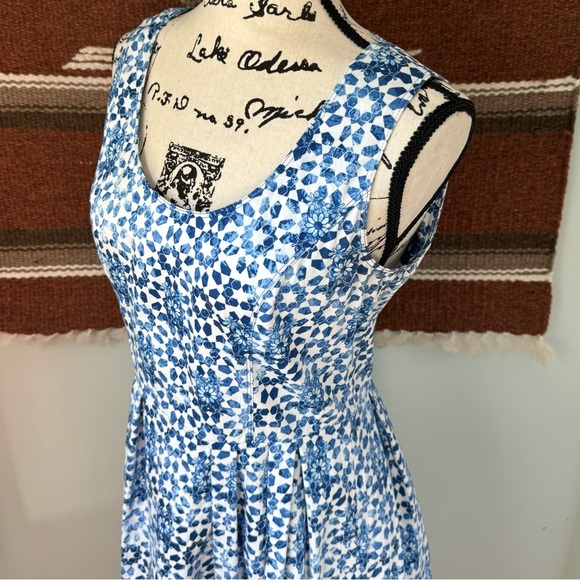 Calvin Klein Sleeveless Fit and Flare Pleated Dress in Regatta Print - Picture 4 of 10